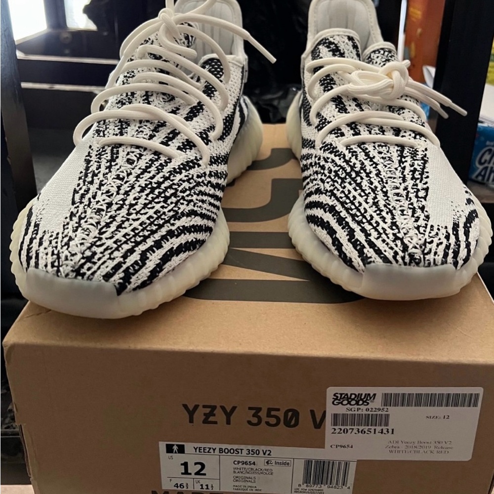 Yeezy Adidas Boost 350 V2 Zebra